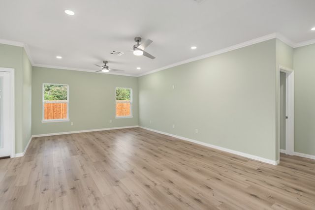 103 Wesson Street, Gun Barrel City, TX 75156