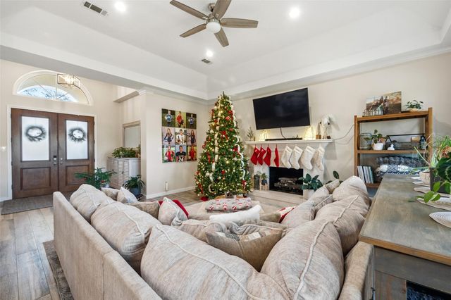 205 Springs Edge Drive, Montgomery, TX 77356