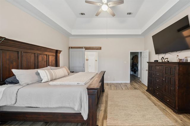 205 Springs Edge Drive, Montgomery, TX 77356