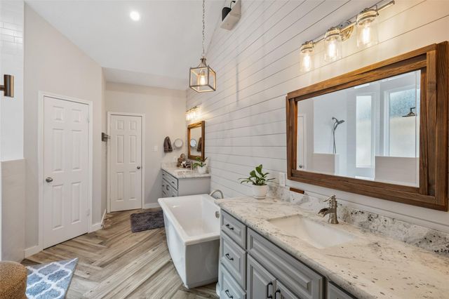 205 Springs Edge Drive, Montgomery, TX 77356