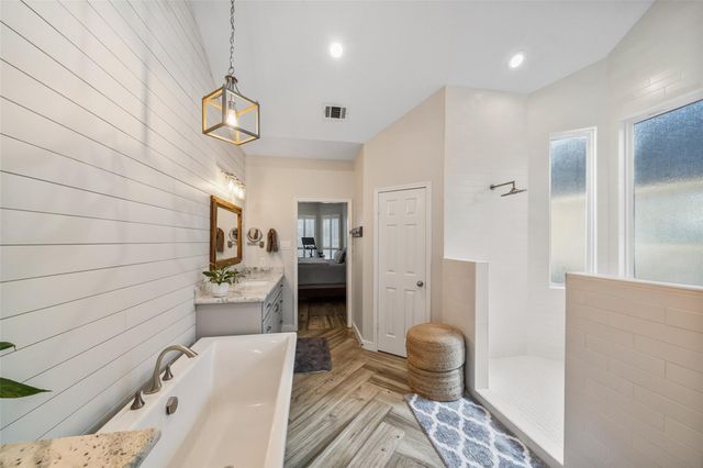 205 Springs Edge Drive, Montgomery, TX 77356