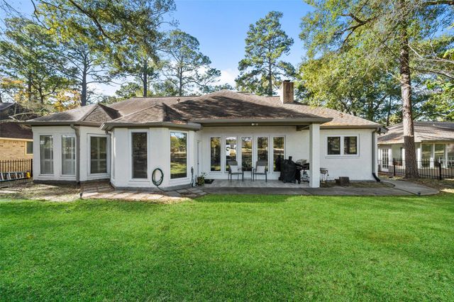 205 Springs Edge Drive, Montgomery, TX 77356