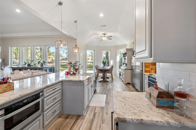 205 Springs Edge Drive, Montgomery, TX 77356