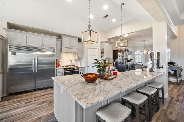 205 Springs Edge Drive, Montgomery, TX 77356