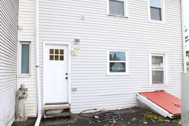 47 Chestnut Street, Rensselaer, NY 12144