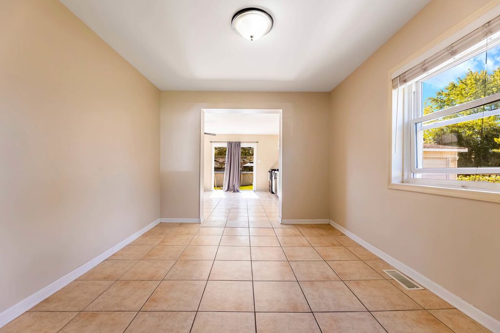 6439 W 81ST Place, Burbank, IL 60459 — photo 5