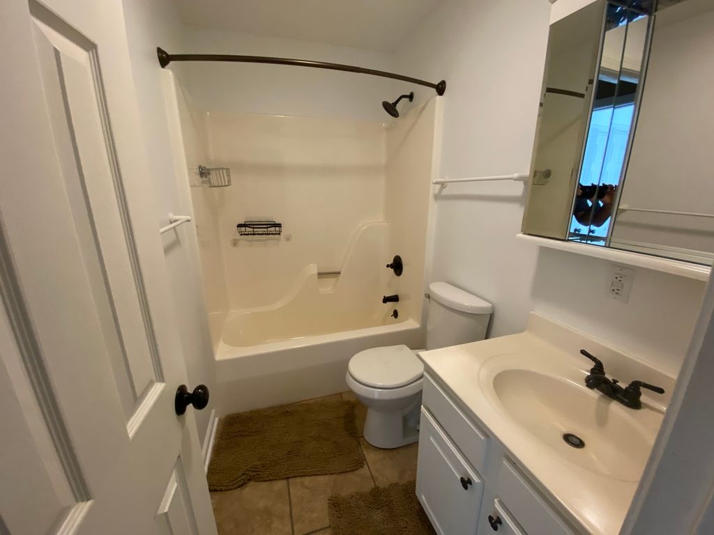Image 14 of property listing at 514 Country Club Road, Centralia, IL 62801