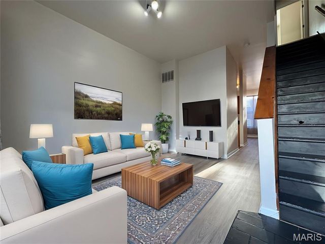 2311 Rutger C, St Louis, MO 63110