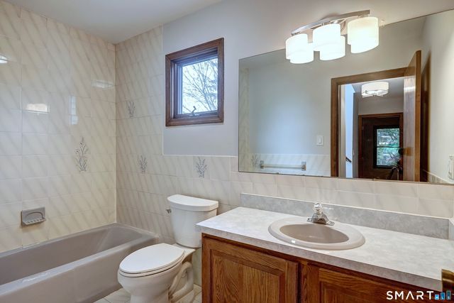 7 De Marchis Drive 7, Shelton, CT 06484