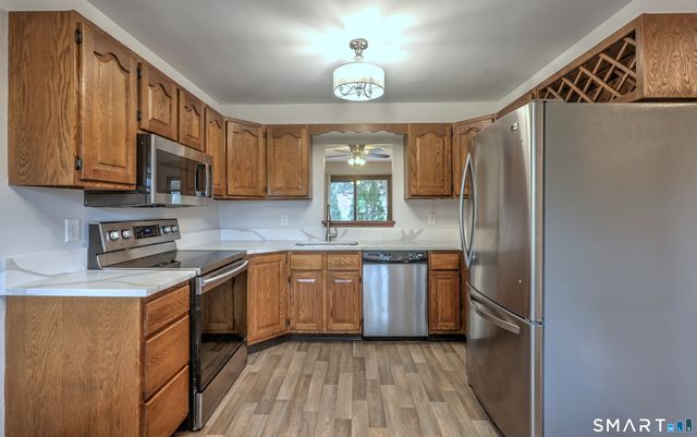 7 De Marchis Drive 7, Shelton, CT 06484
