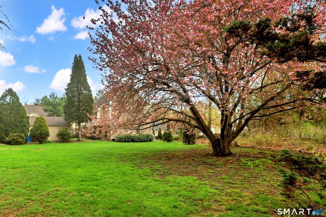 7 De Marchis Drive 7, Shelton, CT 06484