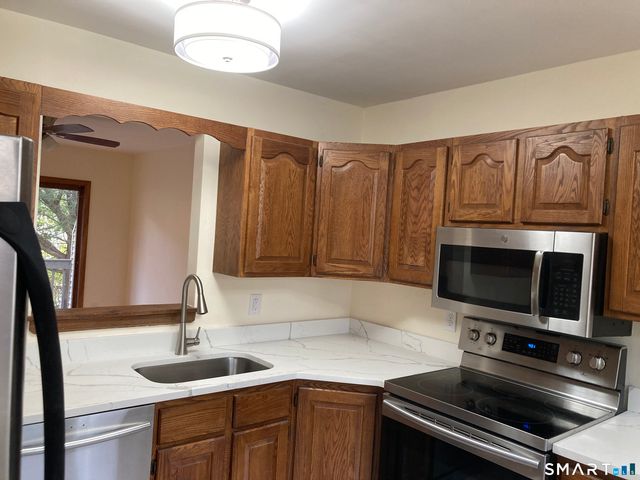 7 De Marchis Drive 7, Shelton, CT 06484