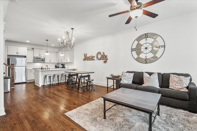 210 N 9th St Apt 3, Nashville, TN 37206