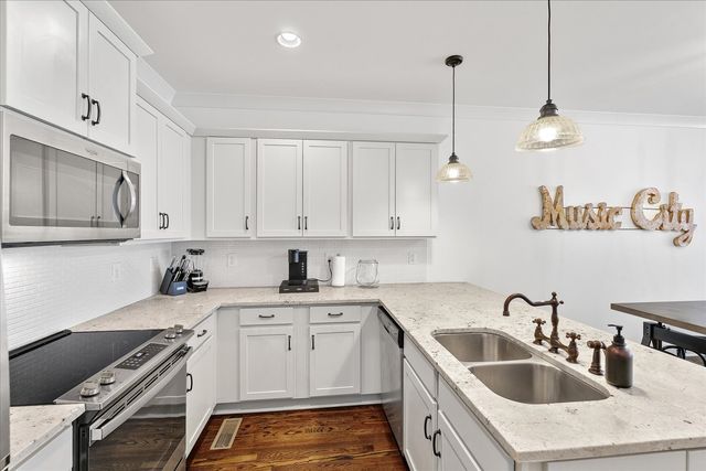 210 N 9th St Apt 3, Nashville, TN 37206