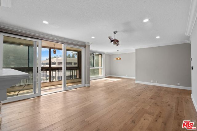 4477 Wilshire Boulevard 204, Los Angeles, CA 90010