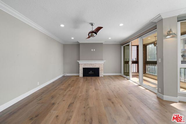 4477 Wilshire Boulevard 204, Los Angeles, CA 90010