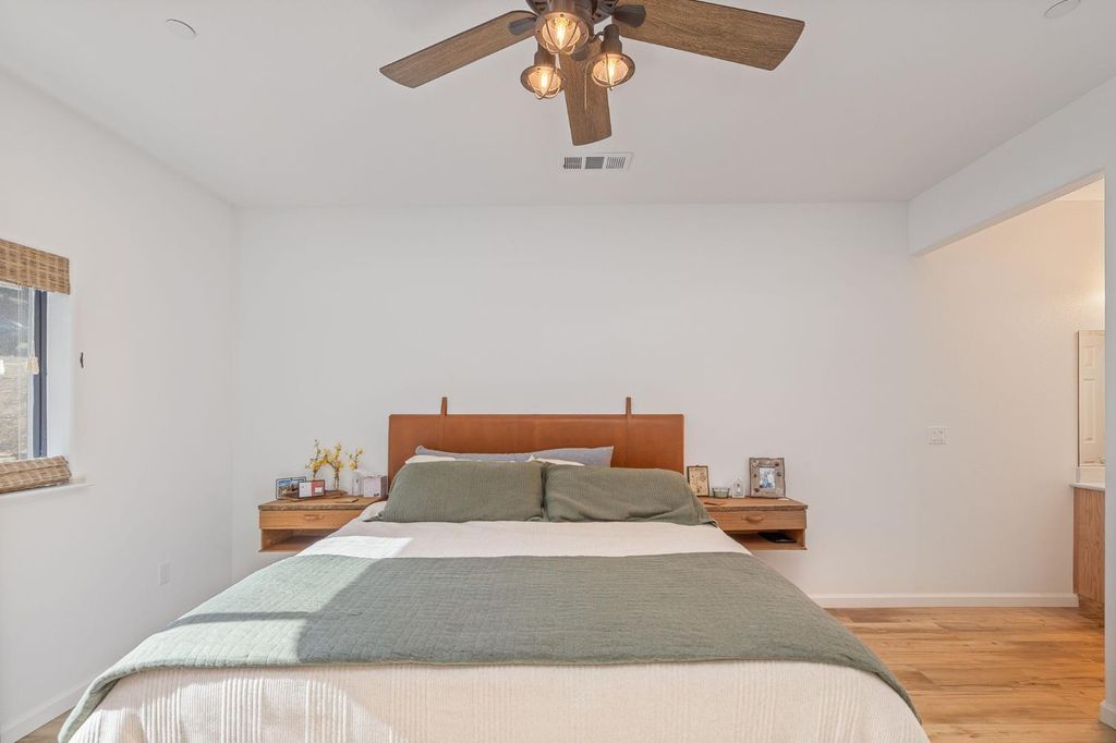 Image 11 of property listing at 36273 Finegold Creek Dr, North Fork, CA 93643