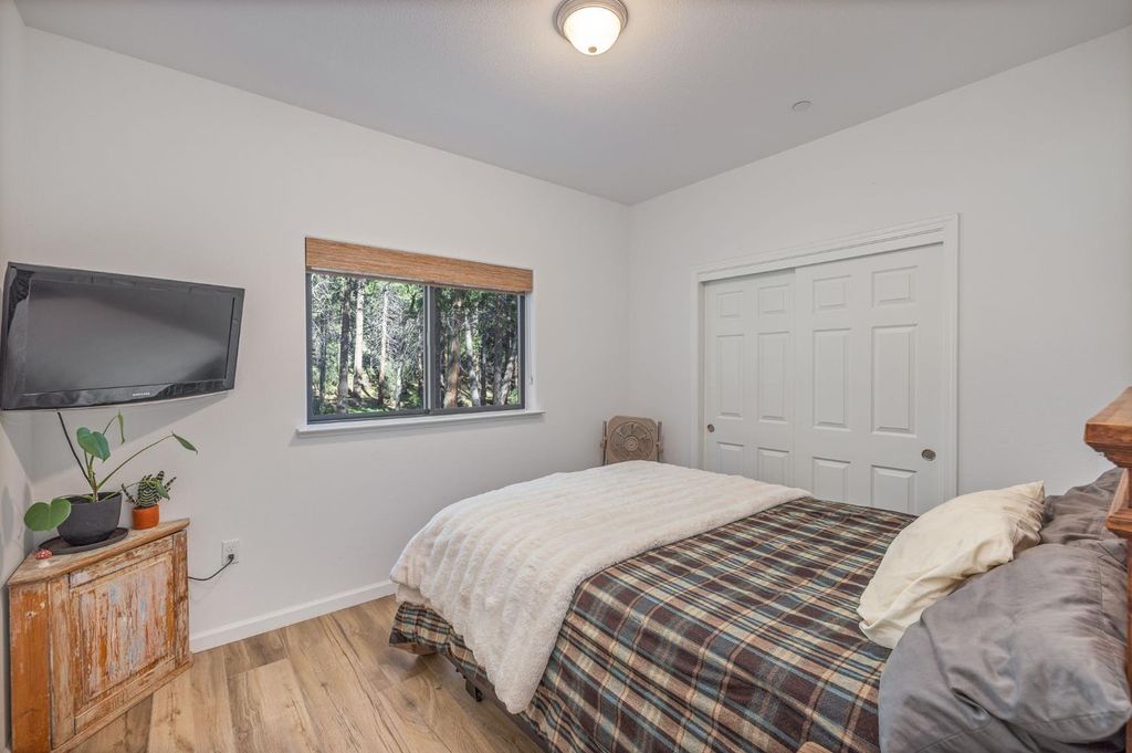 Image 25 of property listing at 36273 Finegold Creek Dr, North Fork, CA 93643