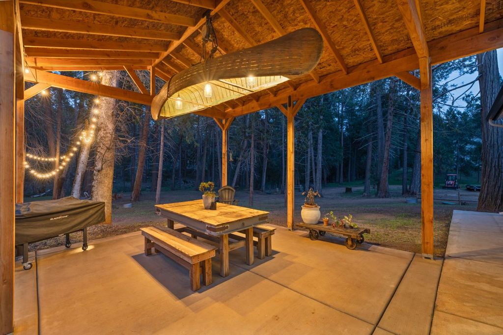 Image 43 of property listing at 36273 Finegold Creek Dr, North Fork, CA 93643