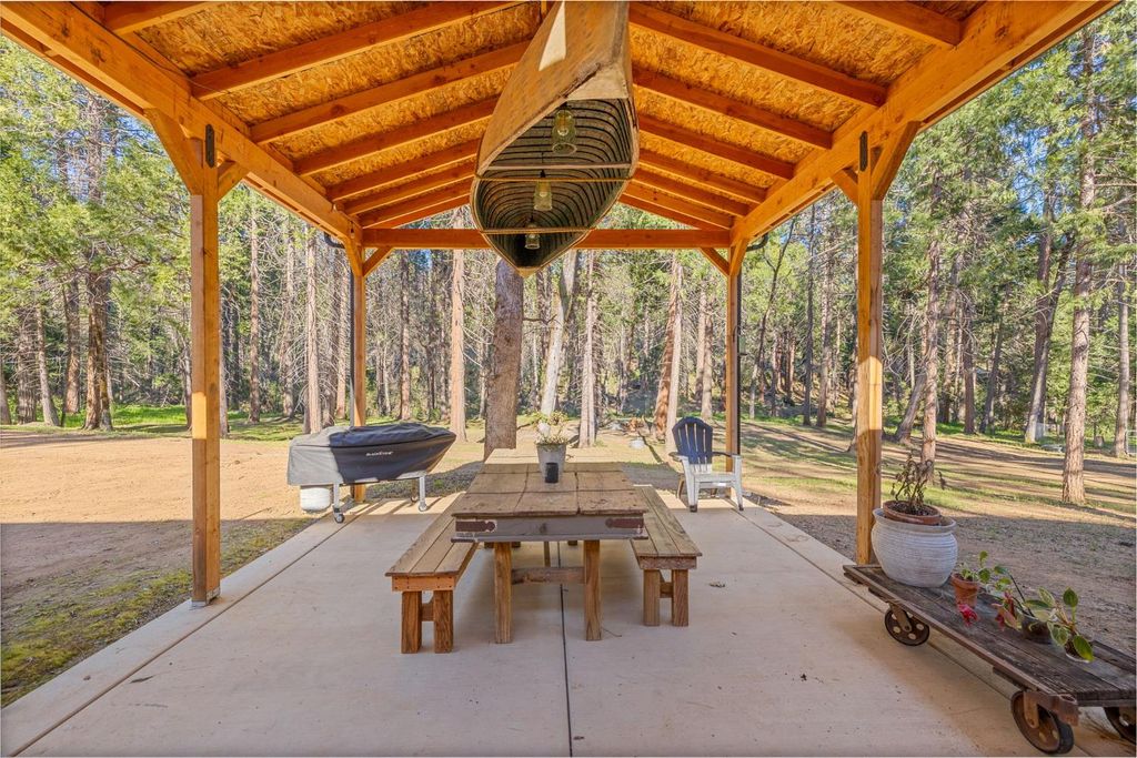 Image 47 of property listing at 36273 Finegold Creek Dr, North Fork, CA 93643