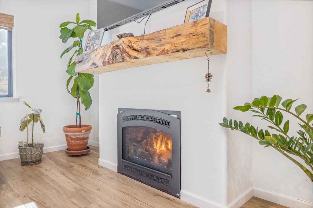 Image 5 of property listing at 36273 Finegold Creek Dr, North Fork, CA 93643