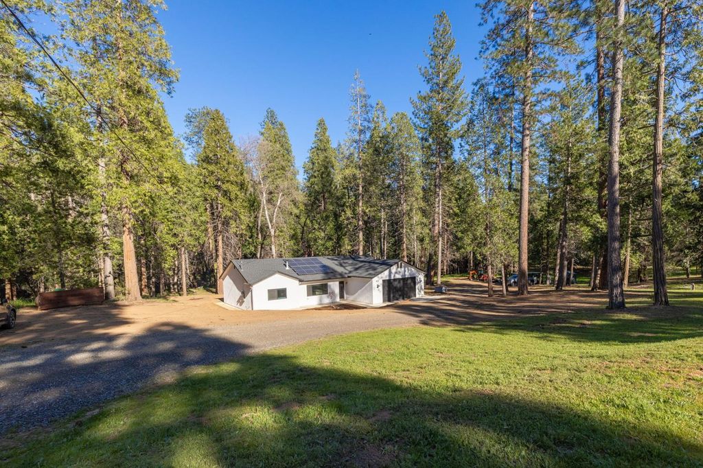 Image 50 of property listing at 36273 Finegold Creek Dr, North Fork, CA 93643