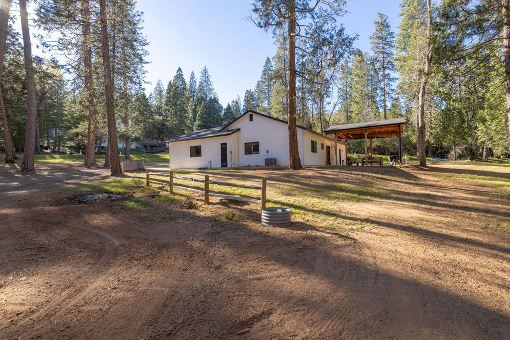 Image 56 of property listing at 36273 Finegold Creek Dr, North Fork, CA 93643