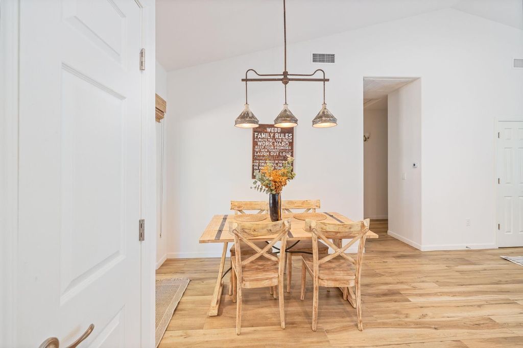 Image 7 of property listing at 36273 Finegold Creek Dr, North Fork, CA 93643