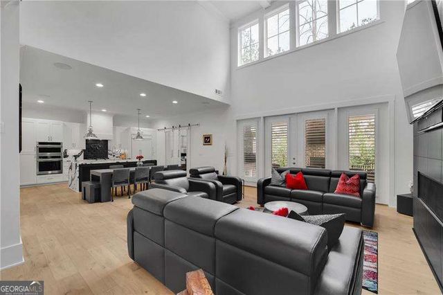 120 Chateau Place, Woodstock, GA 30188