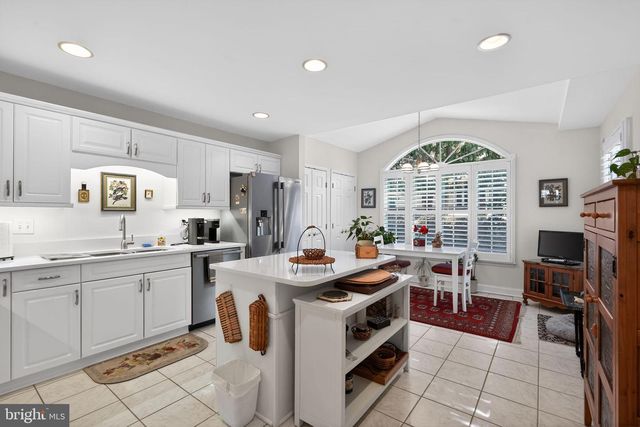 2 CONIFER CT, Princeton, NJ 08540