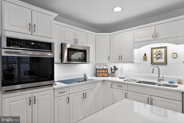 2 CONIFER CT, Princeton, NJ 08540