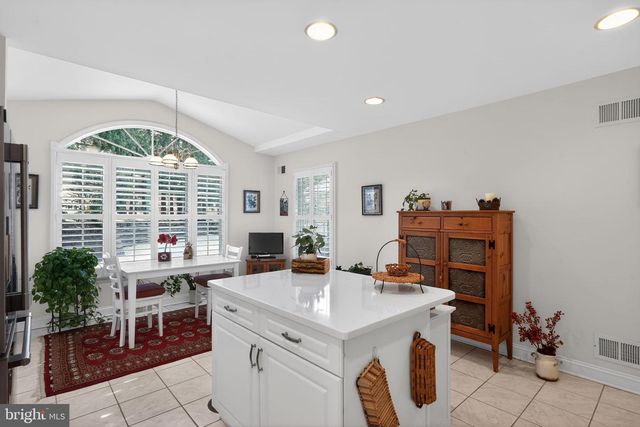 2 CONIFER CT, Princeton, NJ 08540