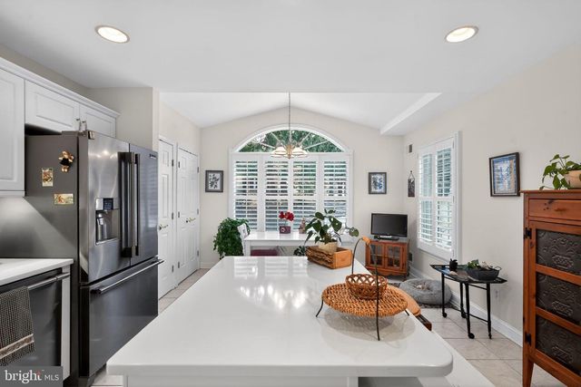 2 CONIFER CT, Princeton, NJ 08540