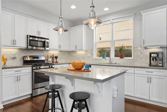 21705 Propello Drive, Saugus, CA 91350