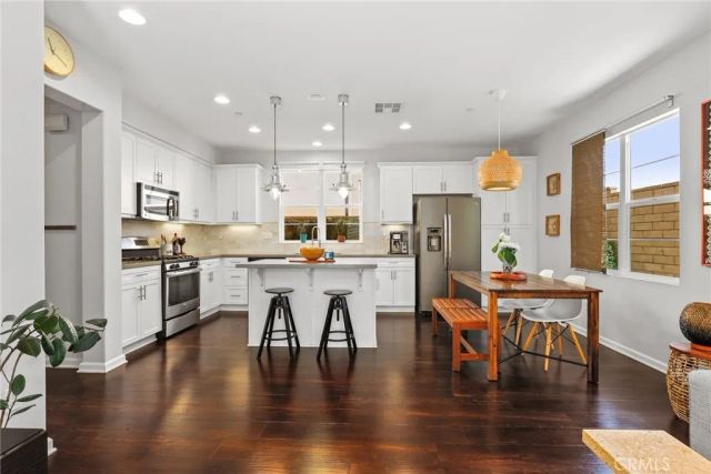 21705 Propello Drive, Saugus, CA 91350