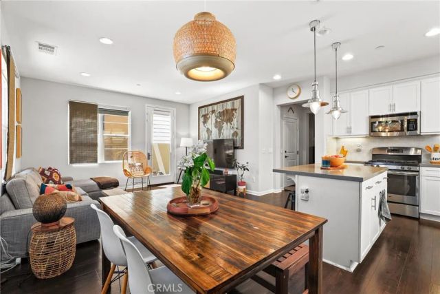 21705 Propello Drive, Saugus, CA 91350