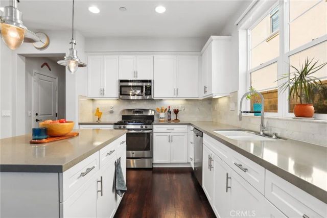 21705 Propello Drive, Saugus, CA 91350