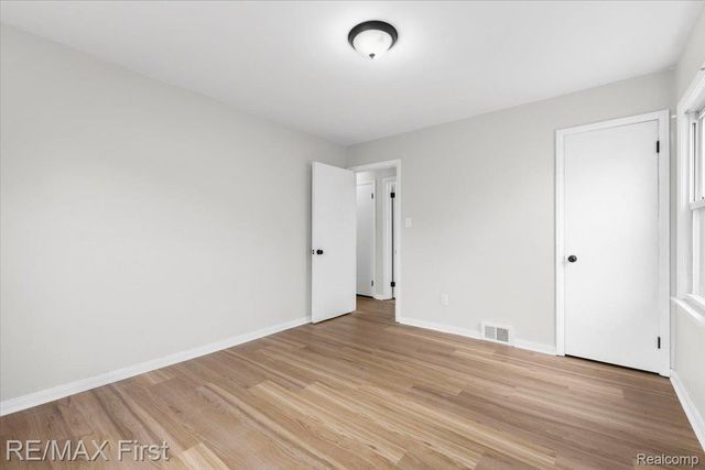 20675 Van Antwerp Street, Harper Woods, MI 48225