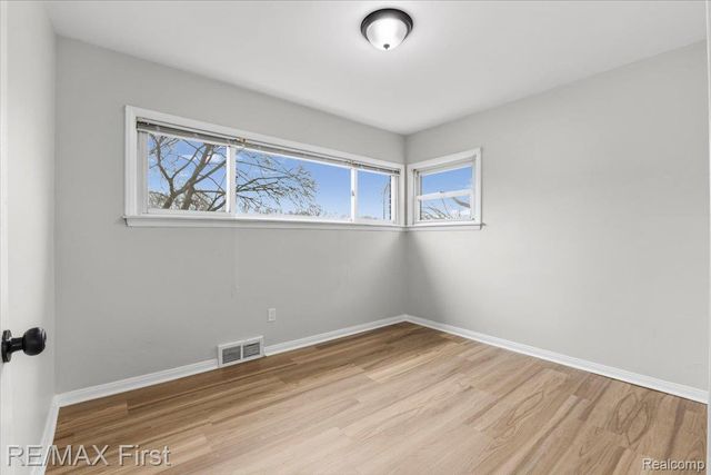 20675 Van Antwerp Street, Harper Woods, MI 48225