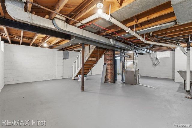 20675 Van Antwerp Street, Harper Woods, MI 48225