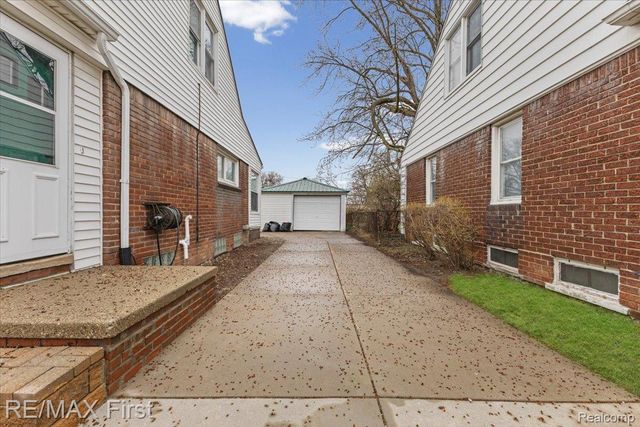 20675 Van Antwerp Street, Harper Woods, MI 48225