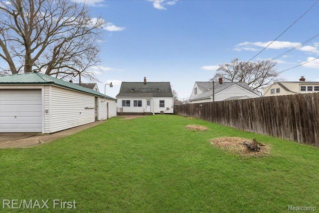 20675 Van Antwerp Street, Harper Woods, MI 48225