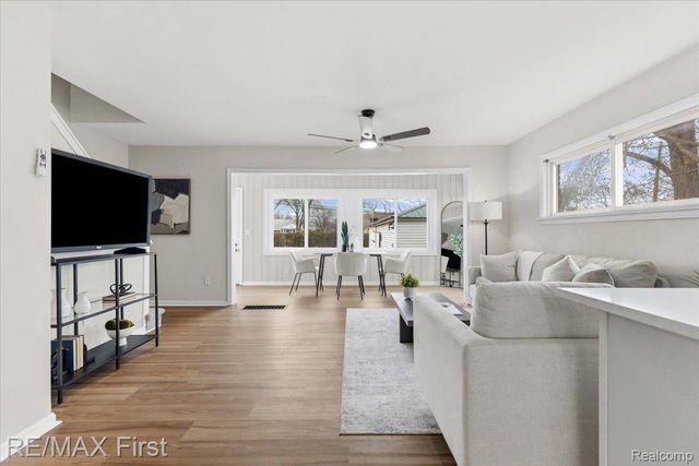 20675 Van Antwerp Street, Harper Woods, MI 48225