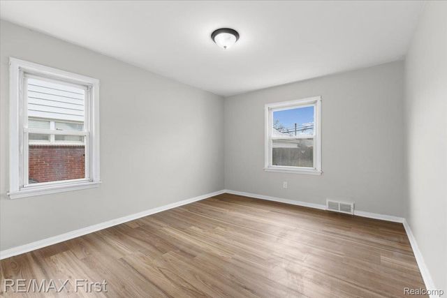 20675 Van Antwerp Street, Harper Woods, MI 48225