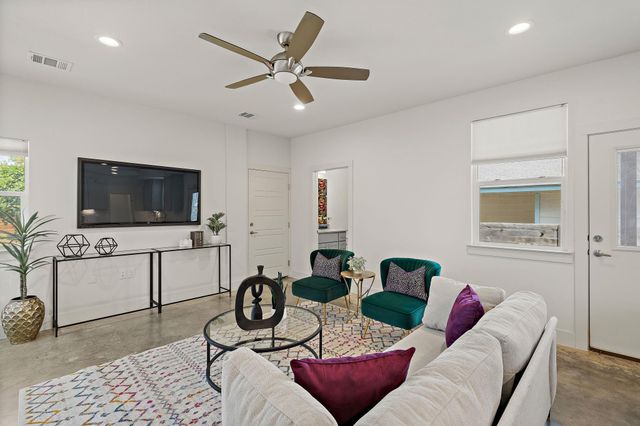 7301 Providence Ave A, Austin, TX 78752