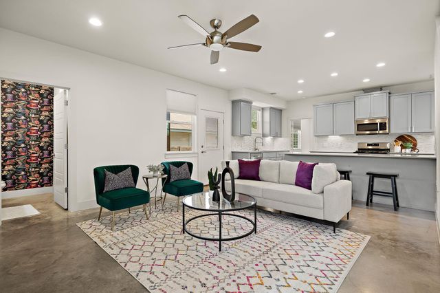 7301 Providence Ave A, Austin, TX 78752