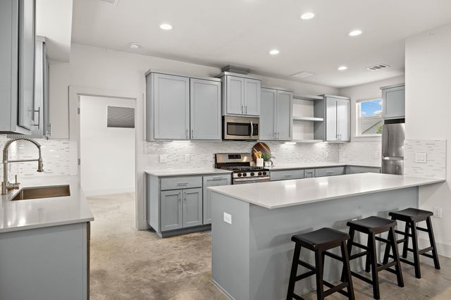 7301 Providence Ave A, Austin, TX 78752