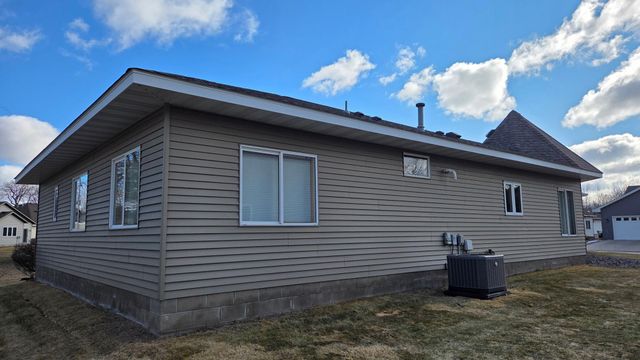 165 Cardinal Lane, Clearwater, MN 55320