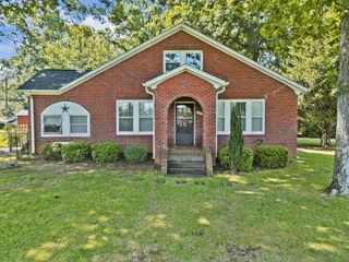 103 W Oconee Street, Chesnee, SC 29323