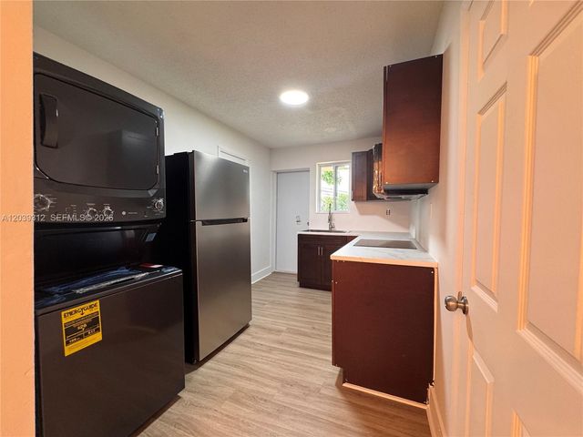 3632 SW 87th Avenue FRONT, Miami, FL 33165